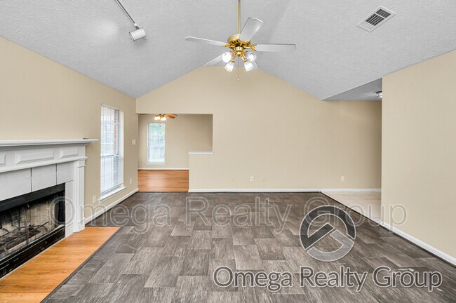 Building Photo - 6525 Foxleigh Ct
