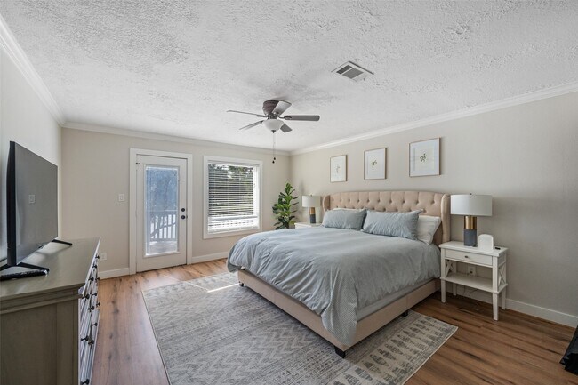 Building Photo - 3203 Poe Dr