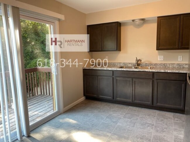 Building Photo - 1107 Arrowhead Dr