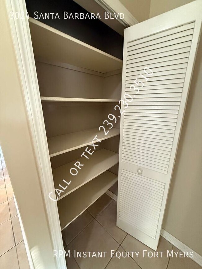 Building Photo - 3024 Santa Barbara Blvd