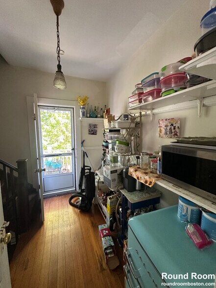 Building Photo - 124 Brooks St