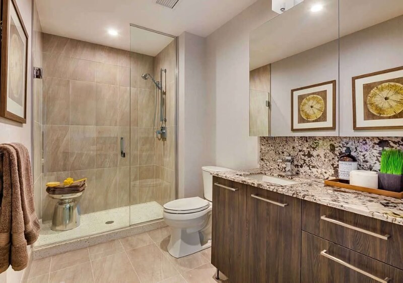 Building Photo - 749 N Hudson Ave