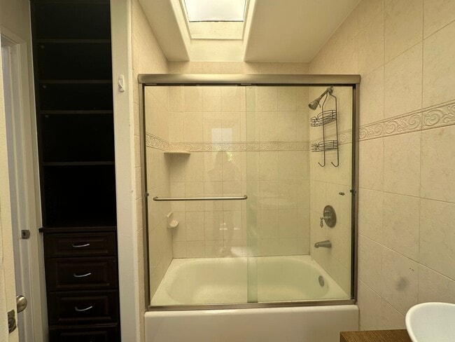 Building Photo - Huntington Beach Home