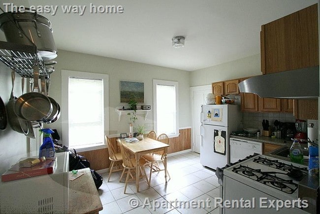 Building Photo - 4 Porter Park