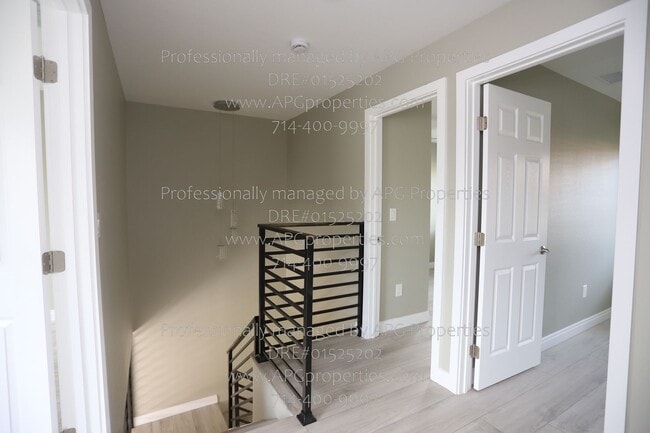 Building Photo - 1409 N Roundtree Ln