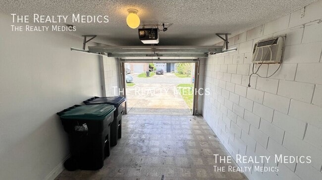 Building Photo - 1107 Isadore Dr