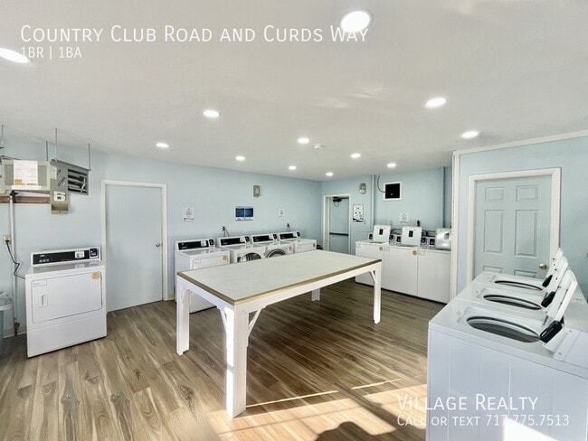 Building Photo - 671 Country Club Rd