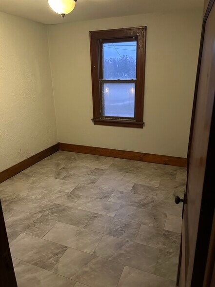 Building Photo - 2119 N Underhill St