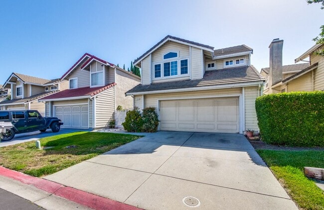 Building Photo - Hardwood Floors- A/C- Full Bedroom and Bath on First Floor: Fresh Paint