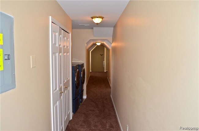 Building Photo - 43513 Pendleton Cir