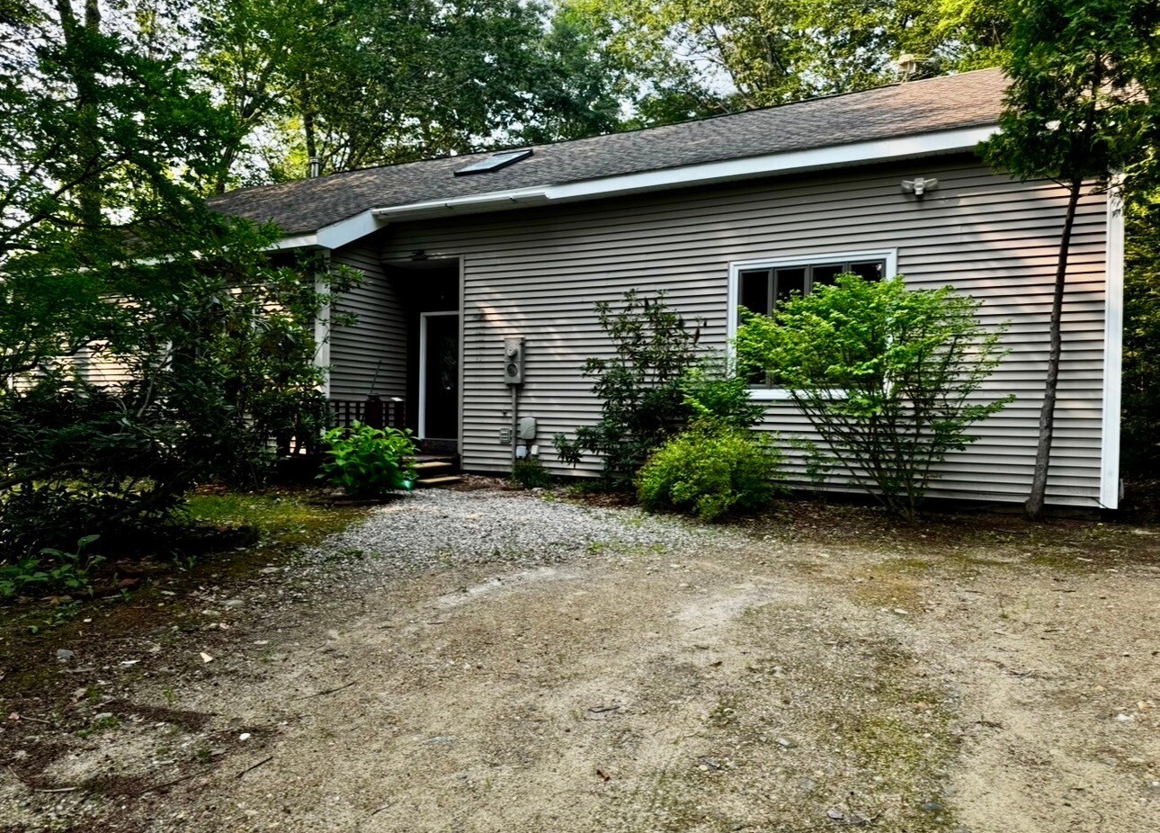 Building Photo - 10 Barnstead Rd