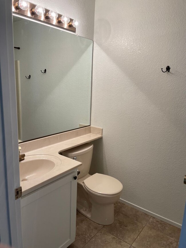 Building Photo - Can you guess why this condo is so popular...