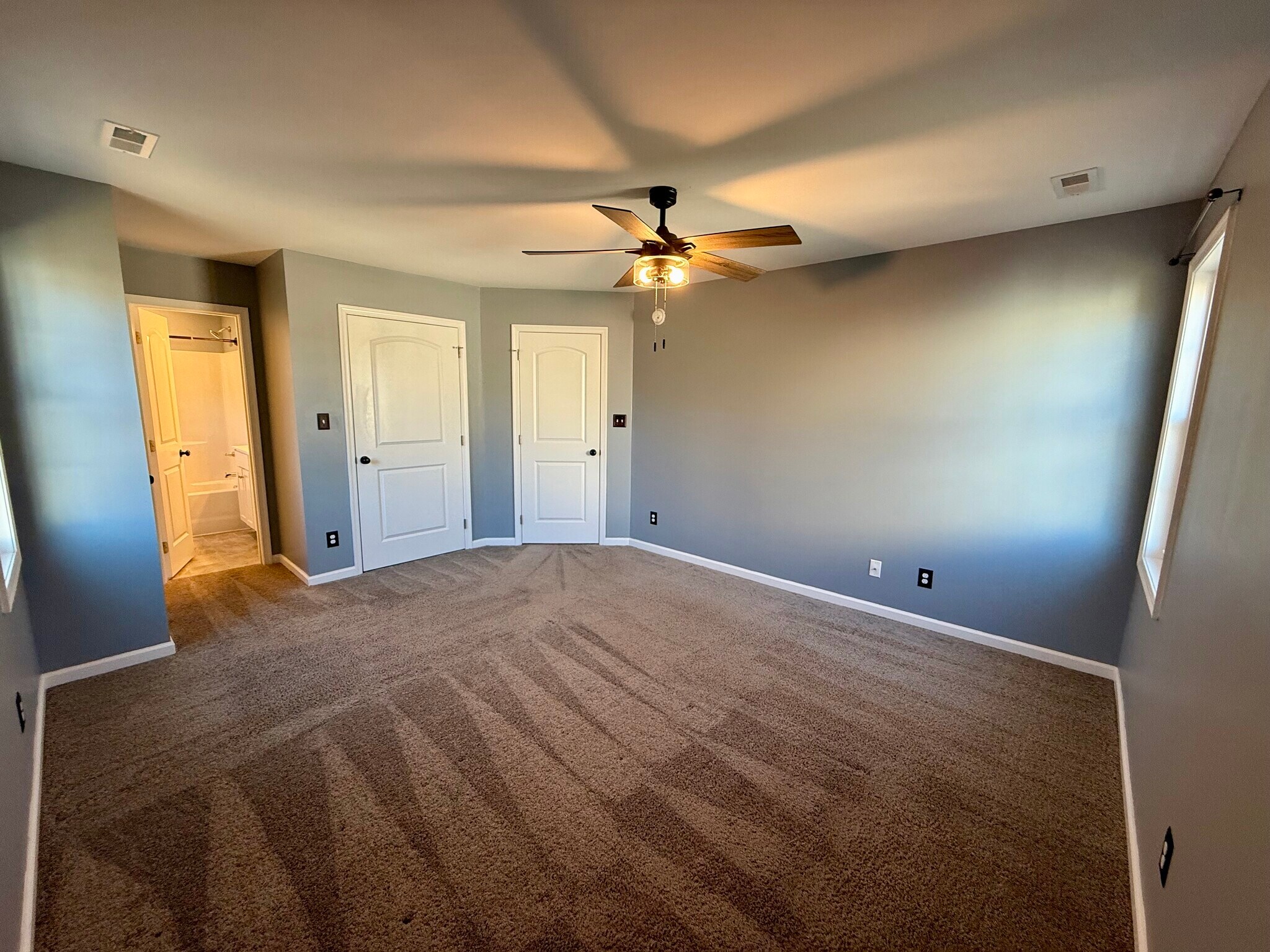 Master suite with a full bathroom and 2 closets - 112 Brenleigh Ct