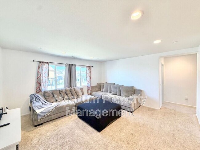 Building Photo - 30120 Crescent Pointe Wy