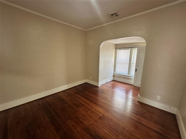 Building Photo - 746 S Jenkins Ave