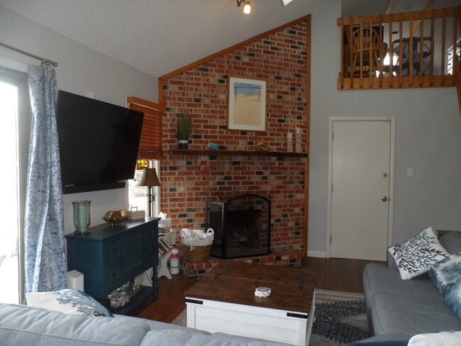 Building Photo - 9400 Ventnor Ave