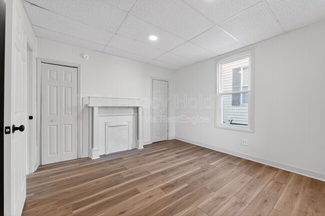Building Photo - 604 Hart St