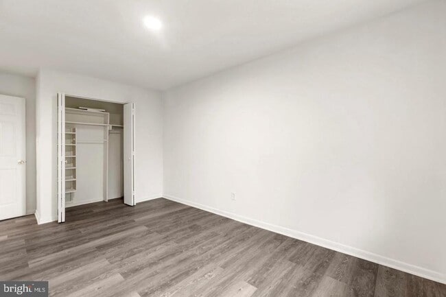 Building Photo - 10 Clipper Ct