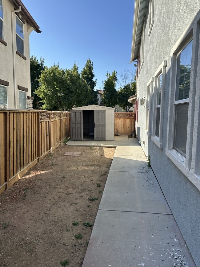 Building Photo - 91 W Recreo Ct