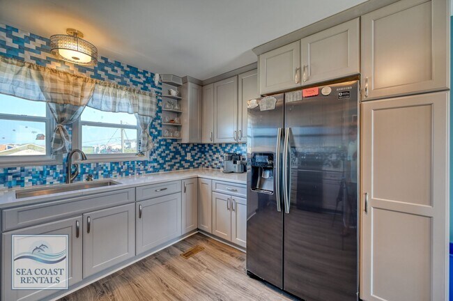 Building Photo - FURNISHED OFF-SEASON OCEANFRONT MONTHLY RENTAL -ONLY FEBRUARY LEFT