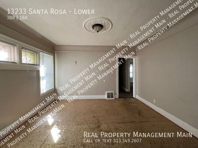 Building Photo - 13233 Santa Rosa Dr