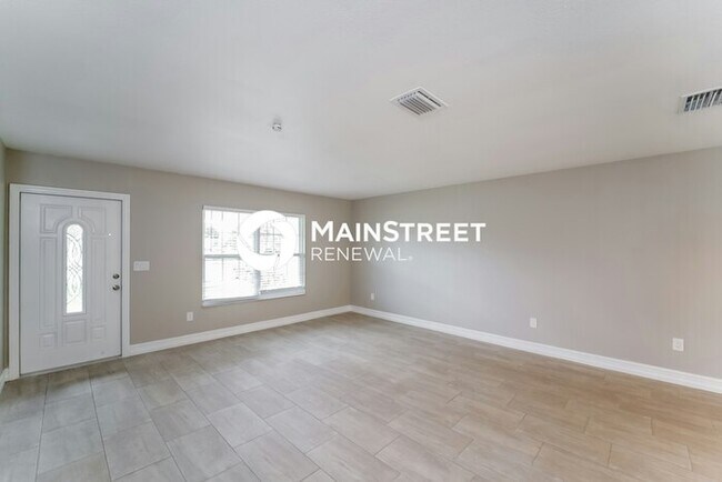 Building Photo - 3 Bedroom Pet-Friendly Home in NORTH PORT, FL with Main Street Renewal