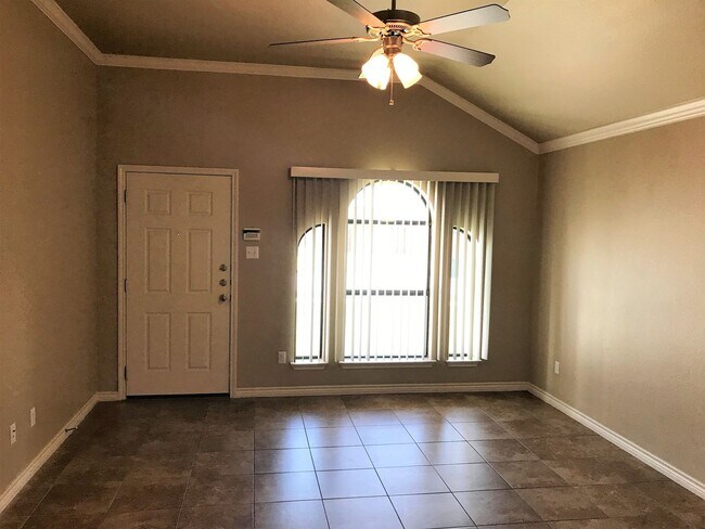 Building Photo - 2 Bedroom | 2 Bath  Located off Clear Creek Road in Killeen.