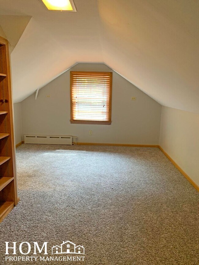 Building Photo - 4br/2ba Country House Available 7/1