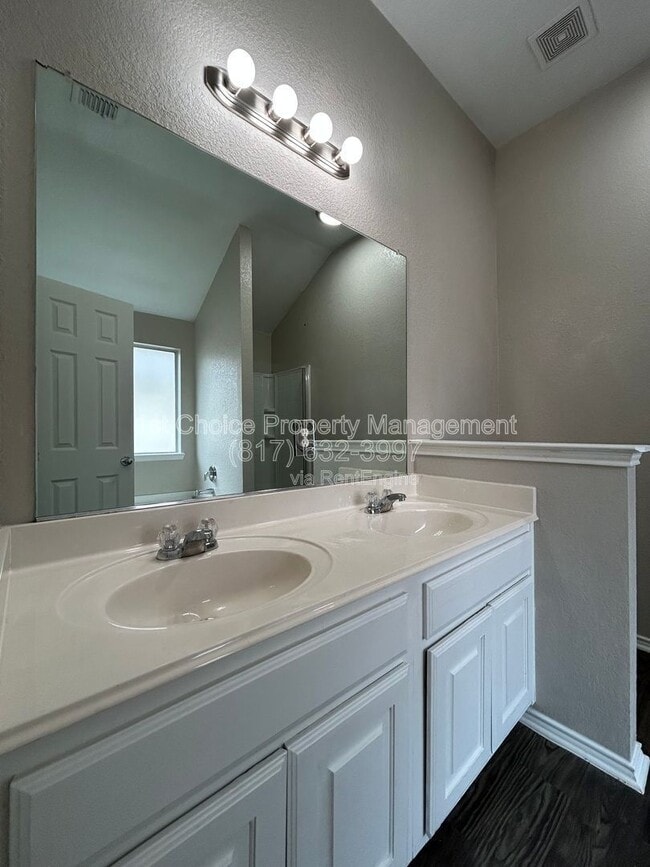 Building Photo - 1249 Round Pen Run