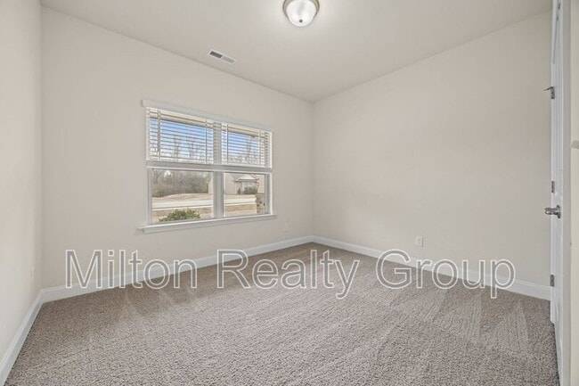 Building Photo - 178 Woodwater Cir