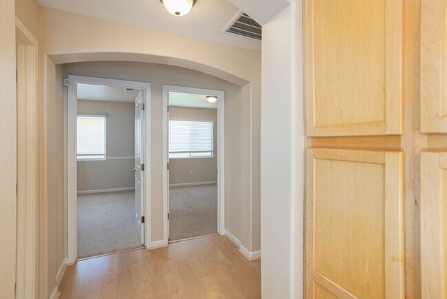 Building Photo - Schedule a tour today for a BEAUTIFUL 3-Be...