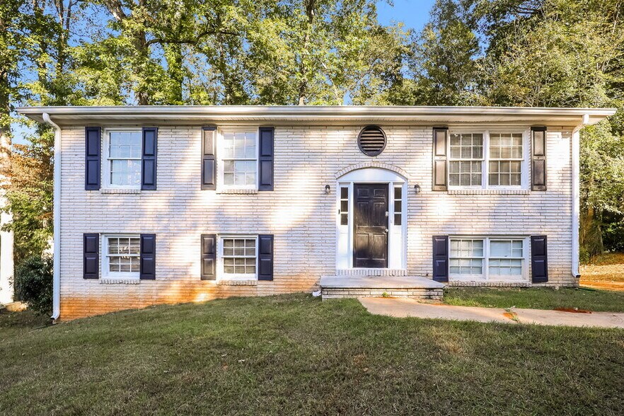Primary Photo - 6868 Maddox Rd