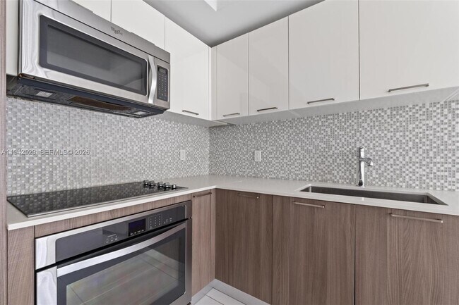 Building Photo - 5252 NW 85th Ave