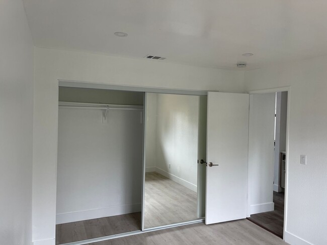 Building Photo - 2 bedrooms 1 bath home in Imperial Beach. ...