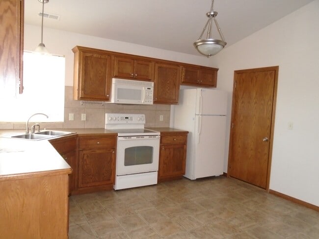 Building Photo - 408 Brookmont Dr