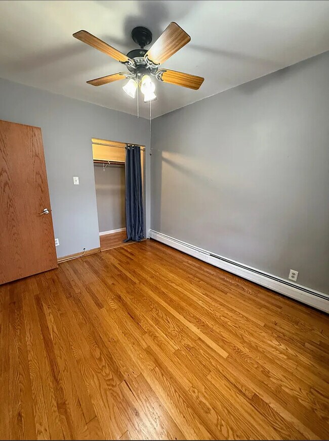 Building Photo - 6010 W Seminole St