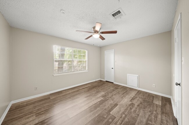 Building Photo - 1123 Marne Ln