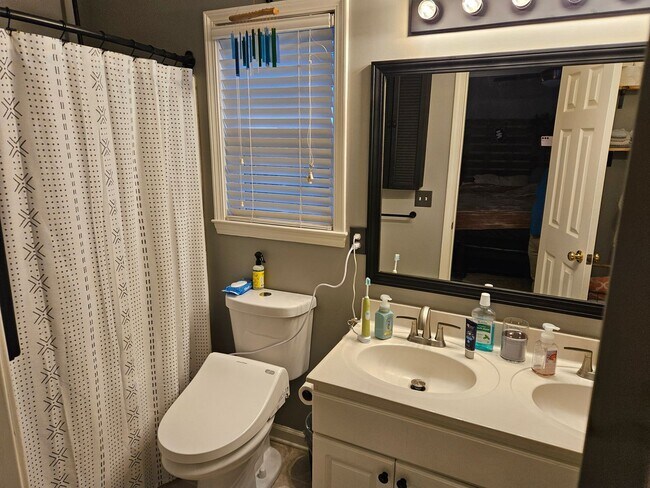 Building Photo - Lovely 3 Bedroom, 2 bath unfurnished home located in Hampstead - Plantation Pointe Community