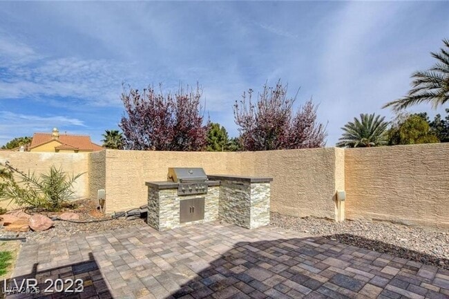 Building Photo - 1842 Bogey Way