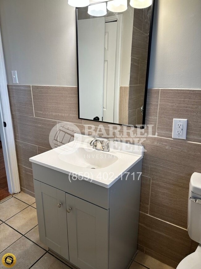 Building Photo - 3-Bed 1-Bath House