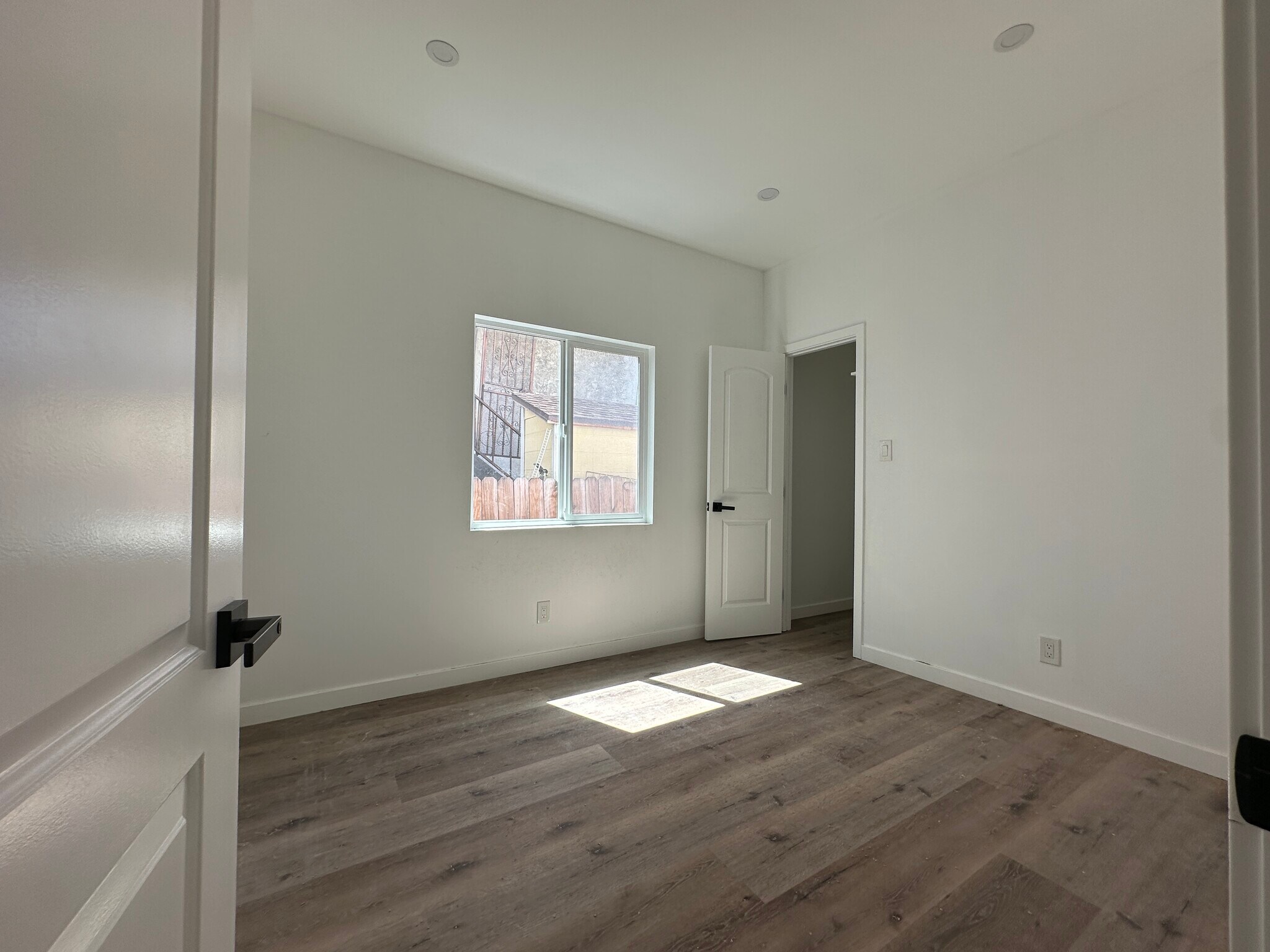 Building Photo - 455 W Cowles St