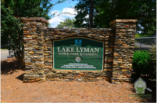 Building Photo - 107 Lyman Lodge Rd