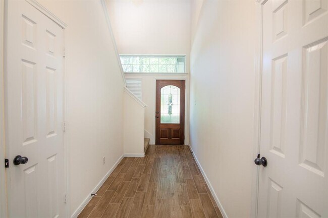 Building Photo - 147 Ledgestone Pl