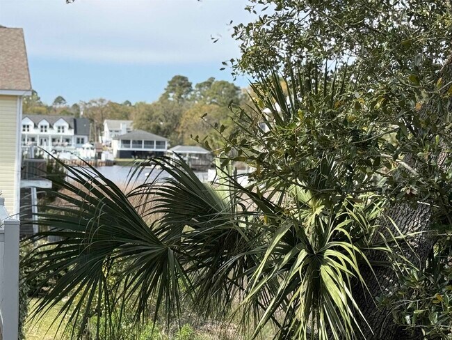 Building Photo - 1708 25th Ave N