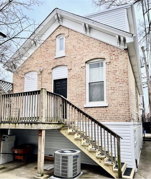 Building Photo - 1629 N Claremont Ave