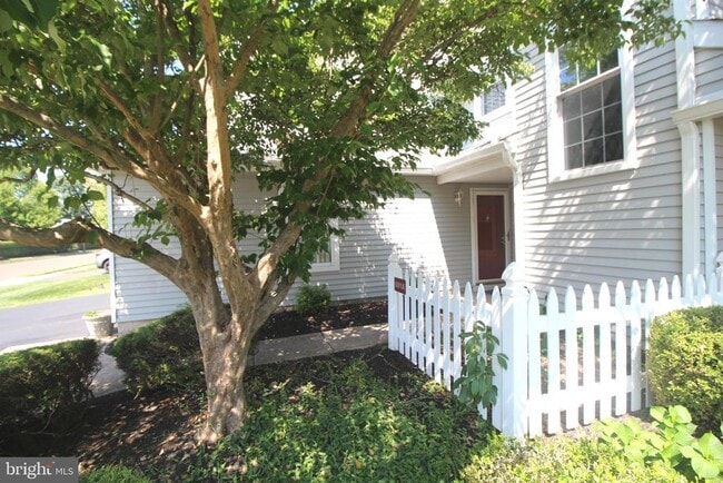 Building Photo - 681 Rose Hollow Dr