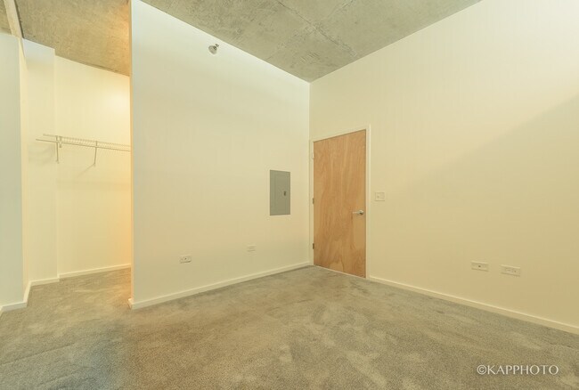 Building Photo - 1620 S Michigan Ave