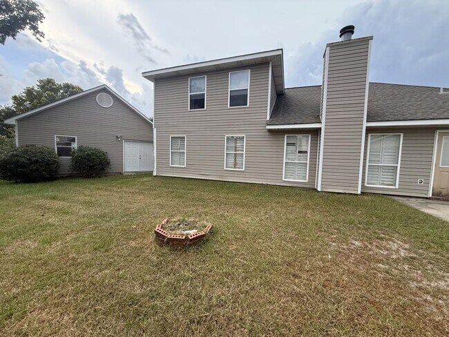 Building Photo - 2065 Juniper Dr