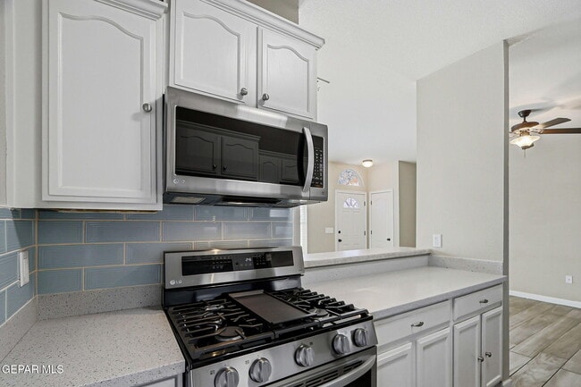 Building Photo - 14269 Escalera Dr