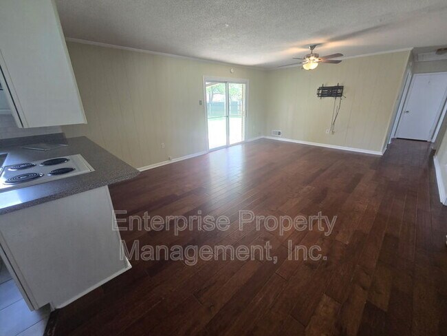 Building Photo - 6967 Dawnhill Rd